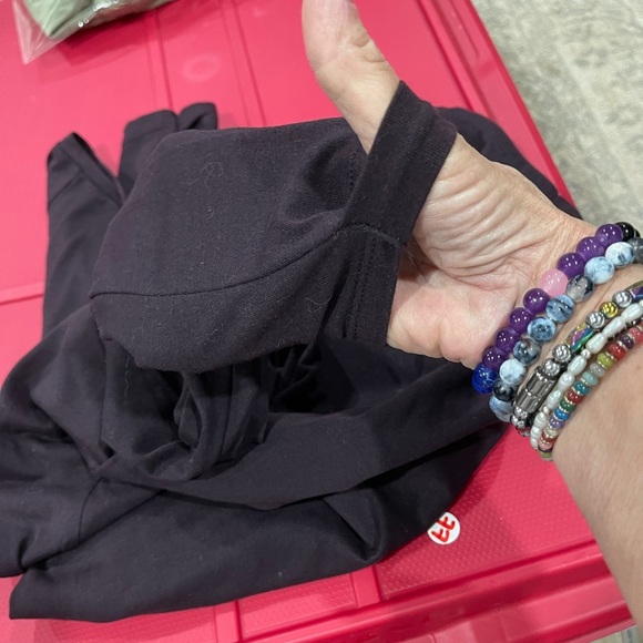 Nike plum small , thumb holes Dri-Fit - Picture 3 of 7